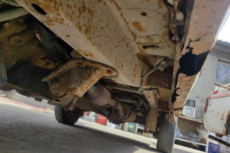 Used Wuling Zhiguang 2013 1.0L Practical Version Chassis Front Left