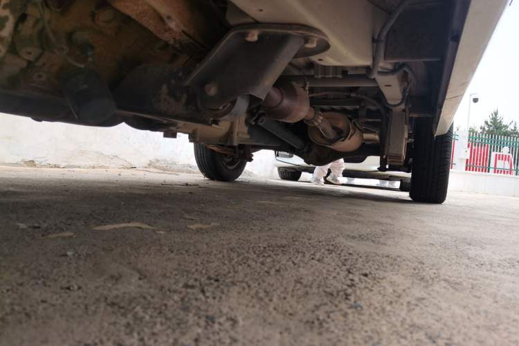 Used Wuling Zhiguang 2013 1.0L Practical Version Chassis Front Left