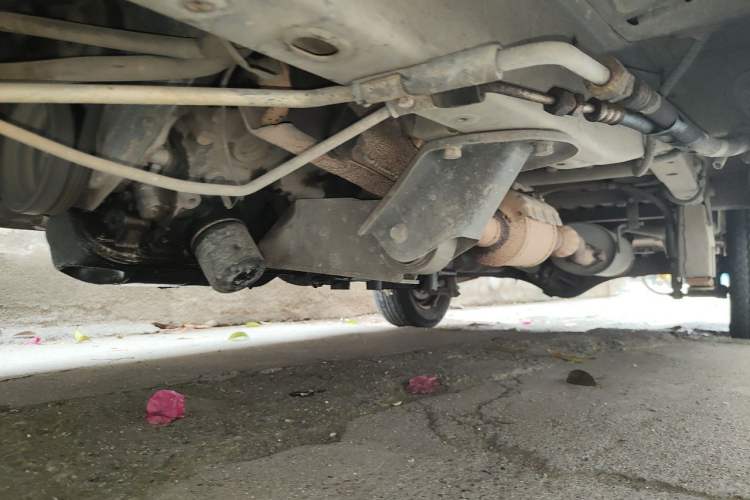 Used Wuling Zhiguang 2013 1.0L Practical Version Chassis Front Left