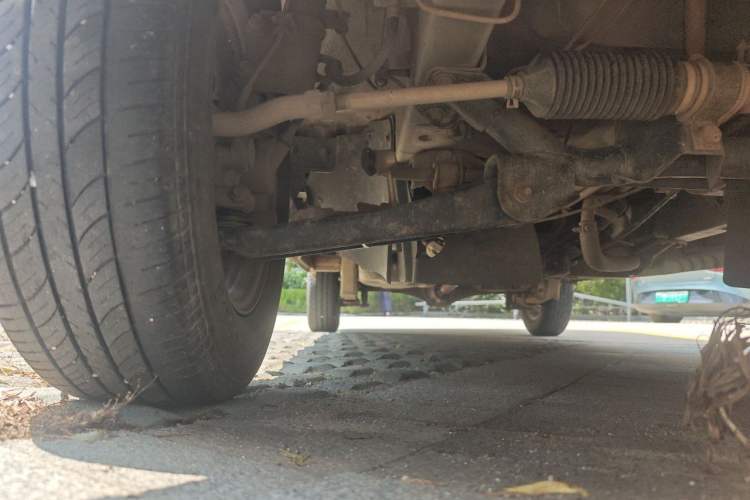 Used Wuling Zhiguang 2013 1.0L Practical Version Chassis Front Left