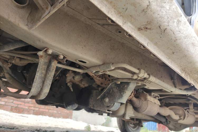 Used Wuling Zhiguang 2013 1.0L Practical Version Chassis Front Left