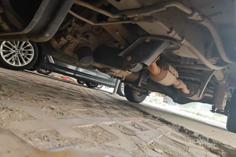 Used Wuling Zhiguang 2013 1.0L Practical Version Chassis Front Left