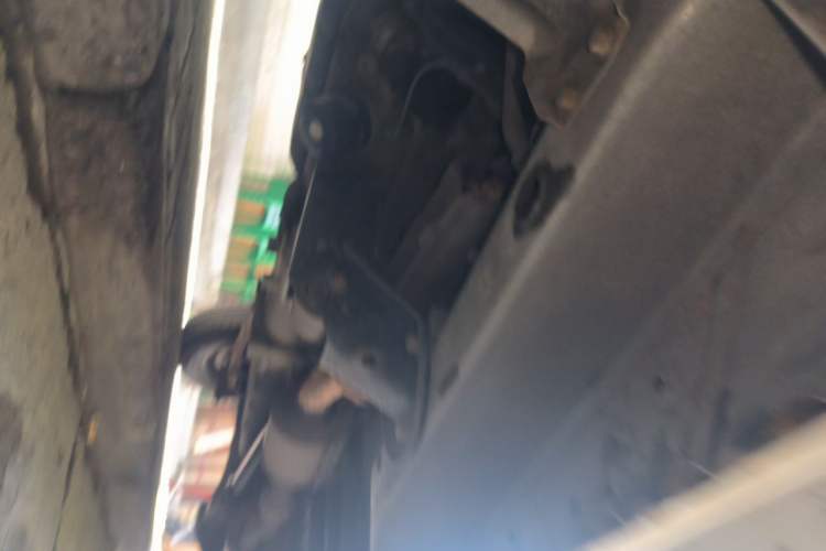 Used Wuling Zhiguang 2013 1.0L Practical Version Chassis Front Left