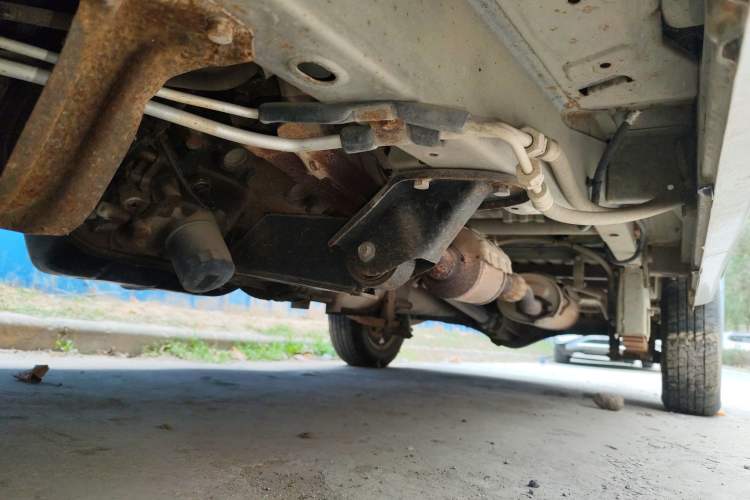Used Wuling Zhiguang 2013 1.0L Practical Version Chassis Front Left