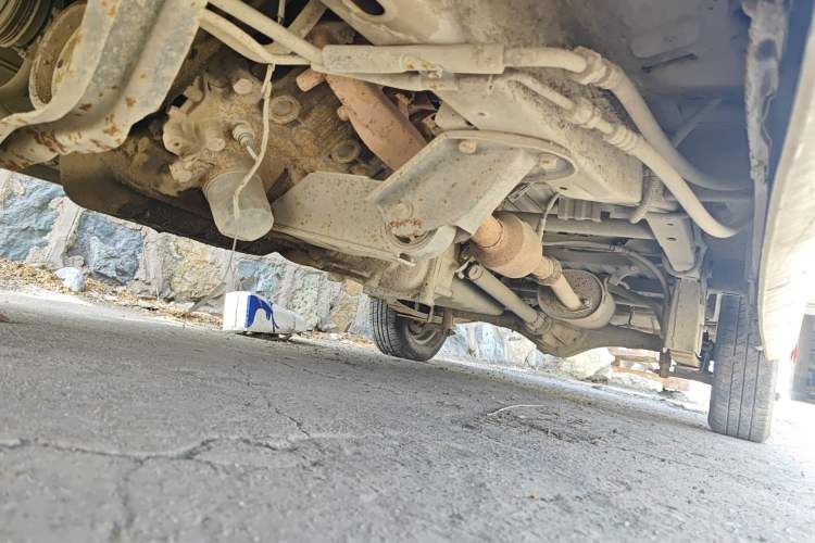 Used Wuling Zhiguang 2013 1.0L Practical Version Chassis Front Left