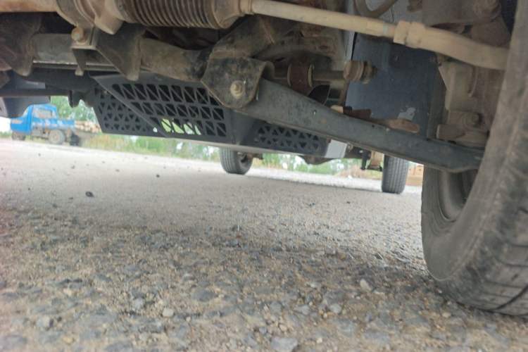 Used Wuling Zhiguang 2013 1.0L Practical Version Chassis Front Left