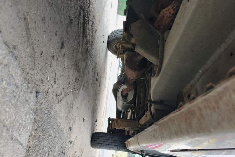 Used Wuling Zhiguang 2013 1.0L Practical Version Chassis Front Left
