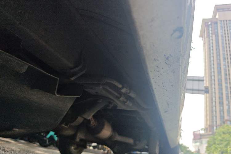 Used Wuling Zhiguang 2013 1.0L Practical Version Chassis Front Left