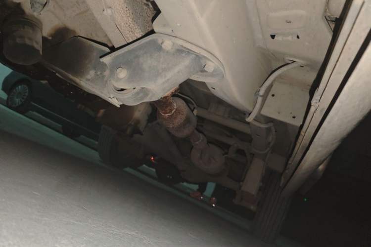 Used Wuling Zhiguang 2013 1.0L Practical Version Chassis Front Left