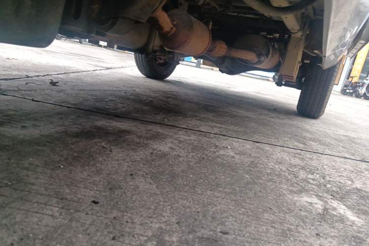 Used Wuling Zhiguang 2013 1.0L Practical Version Chassis Front Left
