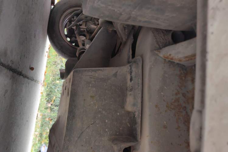 Used Wuling Zhiguang 2013 1.0L Practical Version Chassis Front Left
