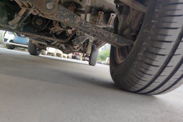 Used Wuling Zhiguang 2013 1.0L Practical Version Chassis Front Left