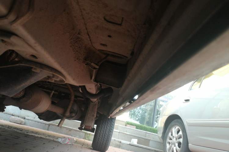 Used Wuling Zhiguang 2013 1.0L Practical Version Chassis Front Left