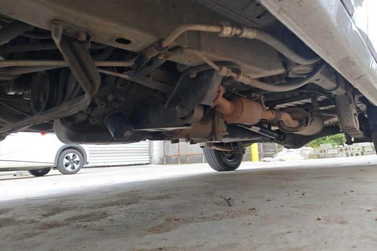 Used Wuling Zhiguang 2013 1.0L Practical Version Chassis Front Left