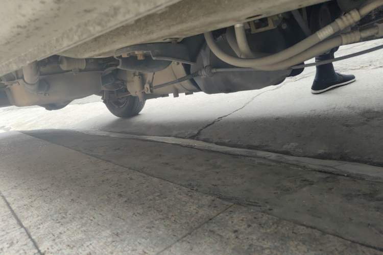 Used Wuling Zhiguang 2013 1.0L Practical Version Chassis Front Right
