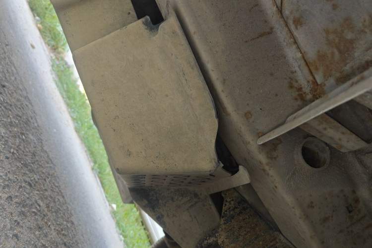 Used Wuling Zhiguang 2013 1.0L Practical Version Chassis Front Right
