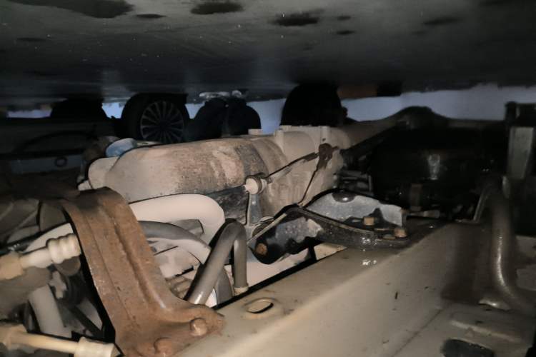 Used Wuling Zhiguang 2013 1.0L Practical Version Chassis Front Right