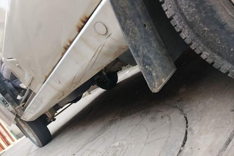 Used Wuling Zhiguang 2013 1.0L Practical Version Chassis Front Right