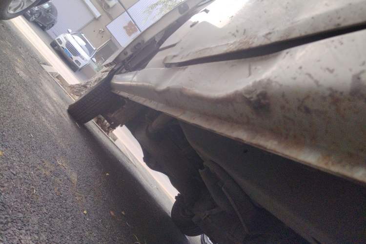 Used Wuling Zhiguang 2013 1.0L Practical Version Chassis Front Right