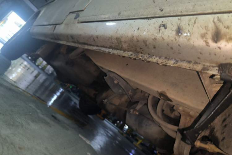 Used Wuling Zhiguang 2013 1.0L Practical Version Chassis Front Right