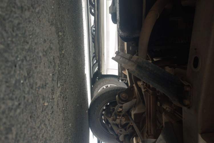 Used Wuling Zhiguang 2013 1.0L Practical Version Chassis Front Right