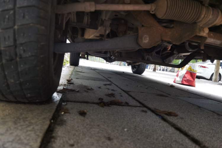 Used Wuling Zhiguang 2013 1.0L Practical Version Chassis Front Right