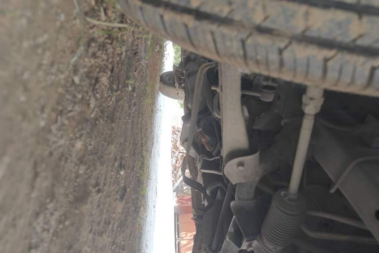 Used Wuling Zhiguang 2013 1.0L Practical Version Chassis Front Right