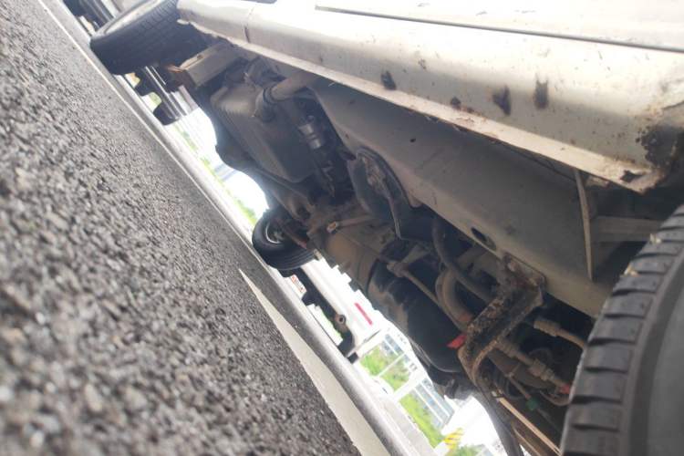 Used Wuling Zhiguang 2013 1.0L Practical Version Chassis Front Right