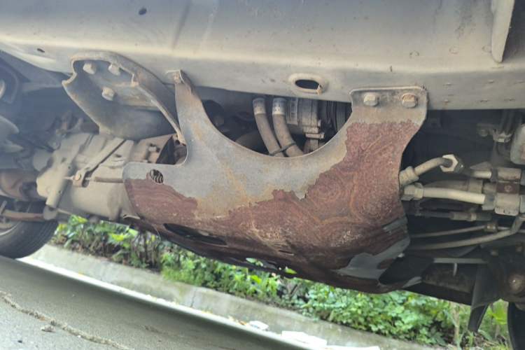 Used Wuling Zhiguang 2013 1.0L Practical Version Chassis Front Right