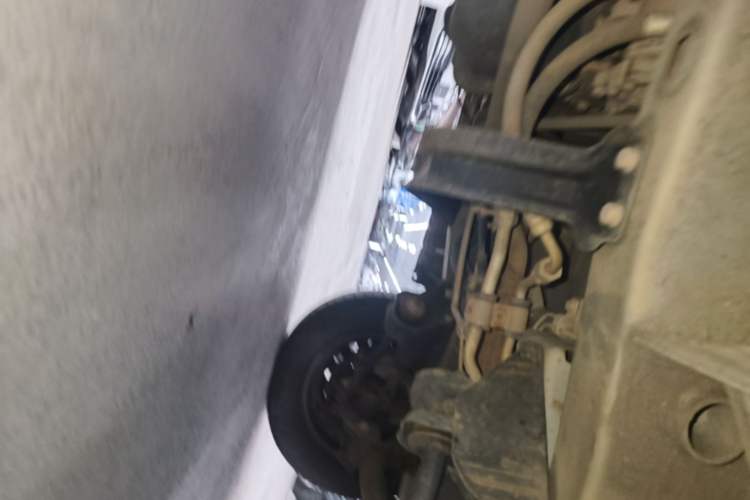 Used Wuling Zhiguang 2013 1.0L Practical Version Chassis Front Right
