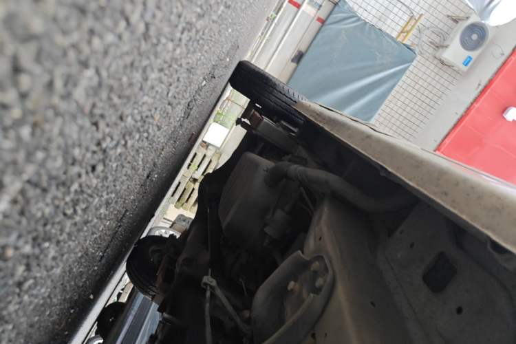 Used Wuling Zhiguang 2013 1.0L Practical Version Chassis Front Right