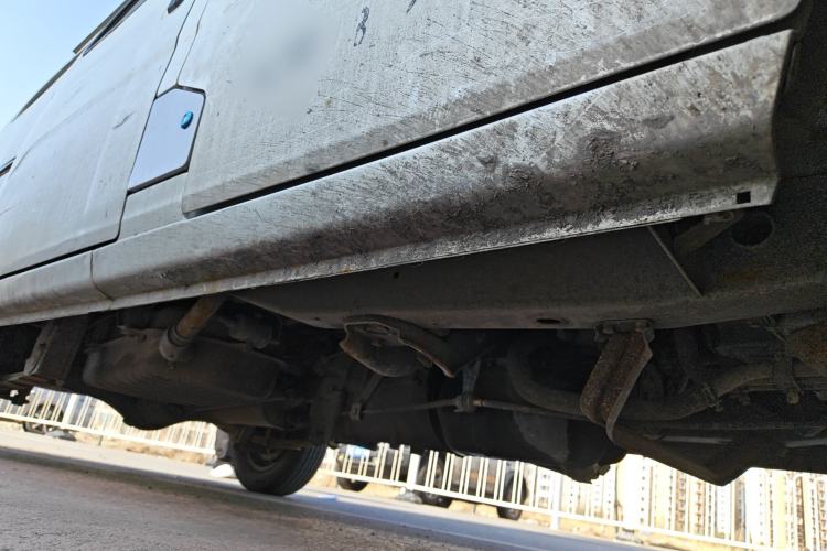 Used Wuling Zhiguang 2013 1.0L Practical Version Chassis Front Right