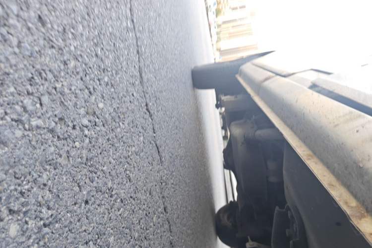 Used Wuling Zhiguang 2013 1.0L Practical Version Chassis Front Right