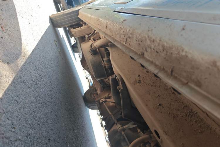 Used Wuling Zhiguang 2013 1.0L Practical Version Chassis Front Right