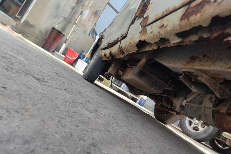 Used Wuling Zhiguang 2013 1.0L Practical Version Chassis Front Right