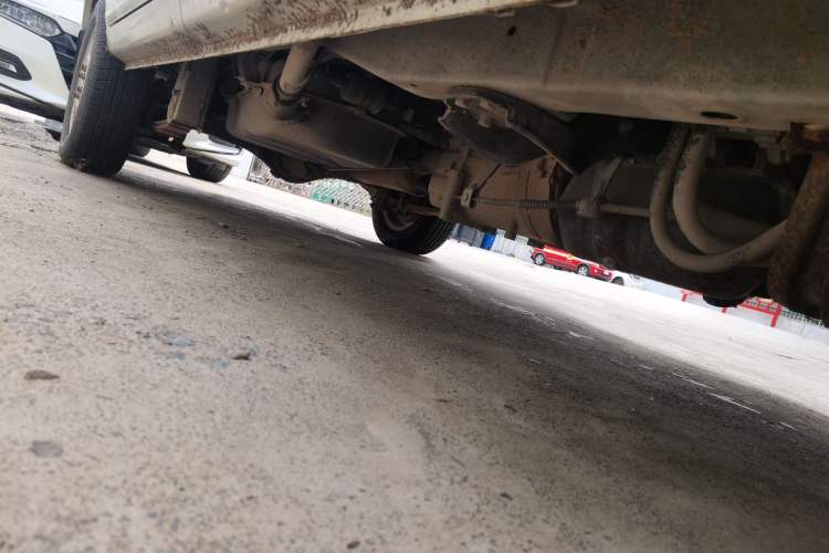 Used Wuling Zhiguang 2013 1.0L Practical Version Chassis Front Right