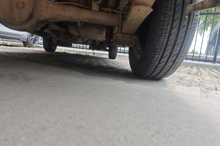 Used Wuling Zhiguang 2013 1.0L Practical Version Chassis Front Right