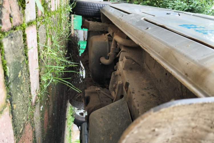 Used Wuling Zhiguang 2013 1.0L Practical Version Chassis Front Right