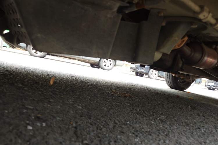 Used Wuling Zhiguang 2013 1.0L Practical Version Chassis Front Right