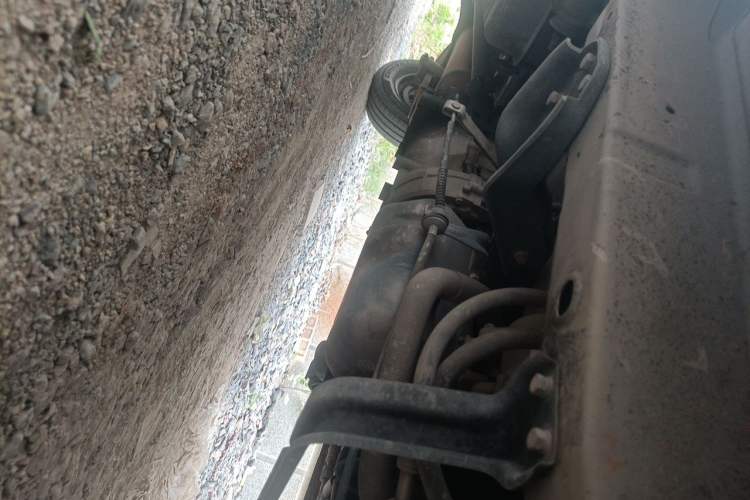 Used Wuling Zhiguang 2013 1.0L Practical Version Chassis Front Right