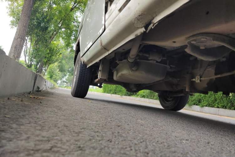 Used Wuling Zhiguang 2013 1.0L Practical Version Chassis Front Right