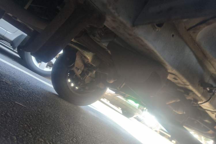 Used Wuling Zhiguang 2013 1.0L Practical Version Chassis Front Right