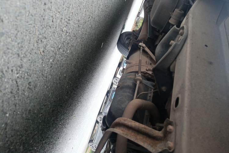 Used Wuling Zhiguang 2013 1.0L Practical Version Chassis Front Right