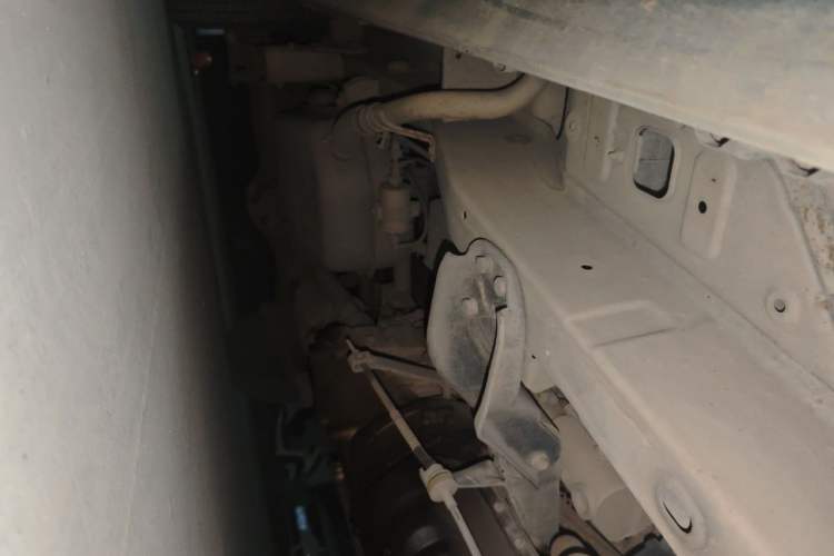 Used Wuling Zhiguang 2013 1.0L Practical Version Chassis Front Right