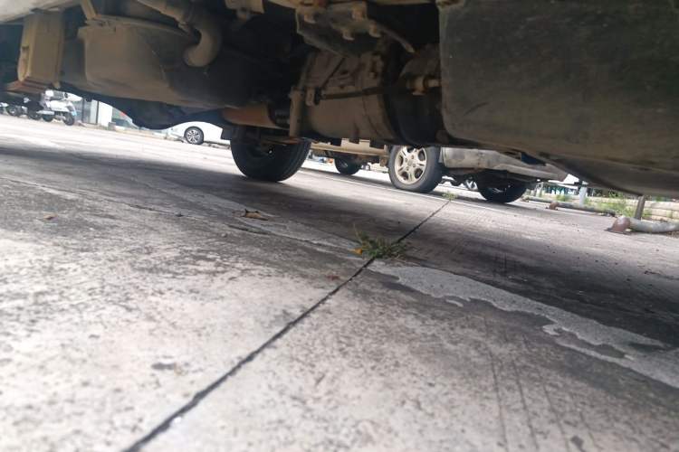 Used Wuling Zhiguang 2013 1.0L Practical Version Chassis Front Right