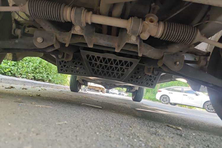 Used Wuling Zhiguang 2013 1.0L Practical Version Chassis Front