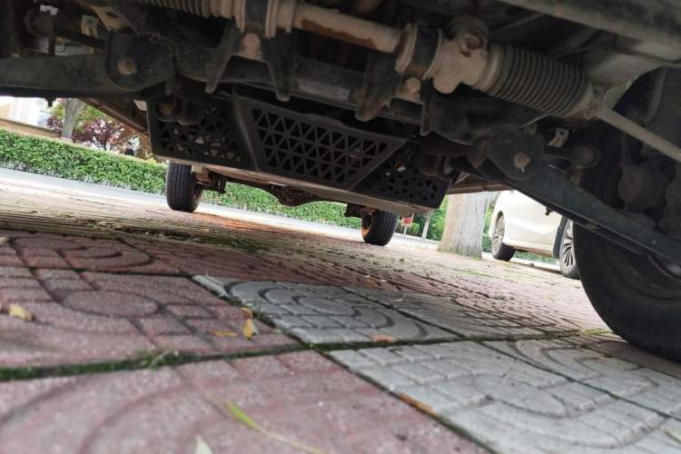 Used Wuling Zhiguang 2013 1.0L Practical Version Chassis Front