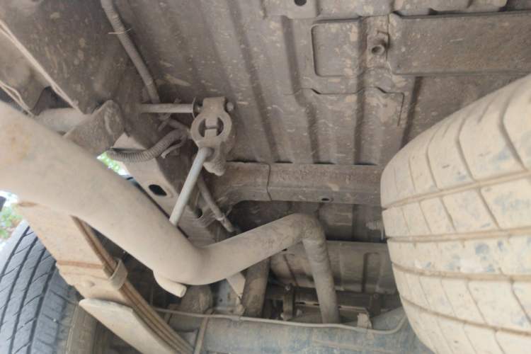 Used Wuling Zhiguang 2013 1.0L Practical Version Chassis Rear