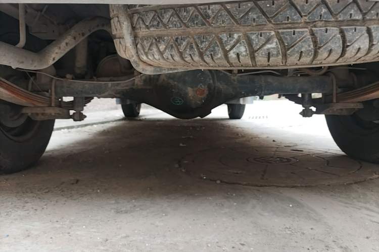 Used Wuling Zhiguang 2013 1.0L Practical Version Chassis Rear