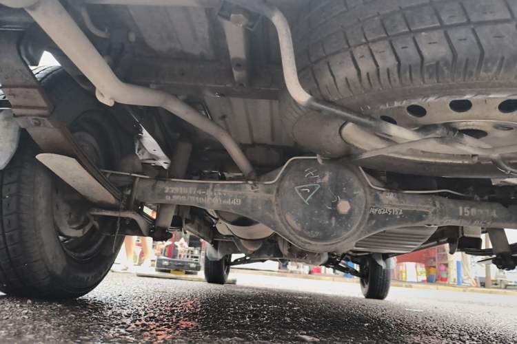 Used Wuling Zhiguang 2013 1.0L Practical Version Chassis Rear
